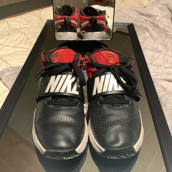 Nike shoes - Picture 3 of 3